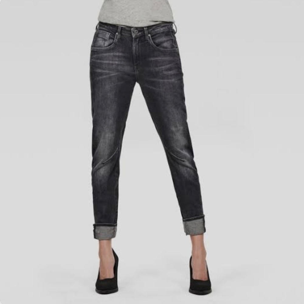 Cabi High Straight Dark Wash Jeans